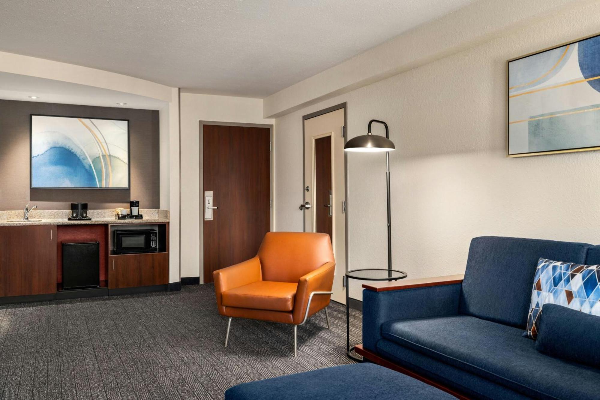 Courtyard Mt. Holly Westampton Hotel Eksteriør billede