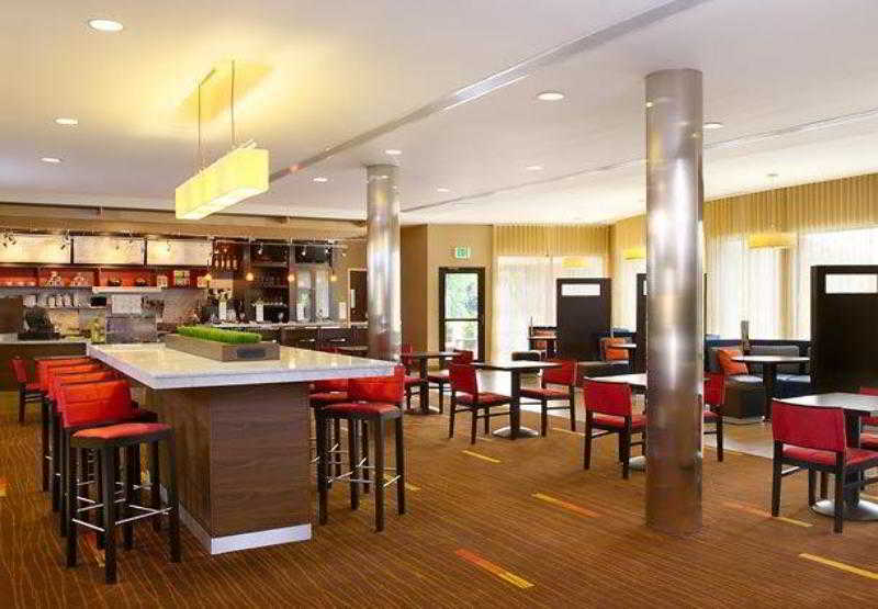 Courtyard Mt. Holly Westampton Hotel Eksteriør billede
